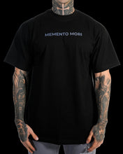 Cargar imagen en el visor de la galería, Camiseta extragrande Memento Mori
